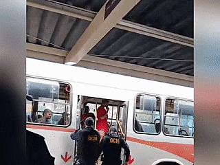 VÍDEO: Revoltado com operação contra ambulantes, passageiro é preso pela GCM