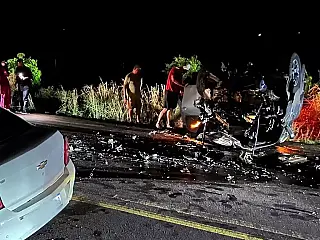 Acidente entre carro e caminhonete deixa um morto e dois feridos na BR-158, entre Paranaíba e Aparecida do Taboado