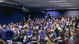 Tem cinema de graça nesta sexta em Campo Grande com filme de romance e música