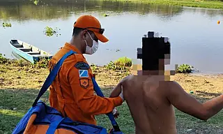 Homem leva susto com ariranhas e quase se afoga no Rio Paraguai em Corumbá