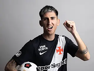 Vasco anuncia meia argentino Alan Lescano em negociação de R$ 36 milhões