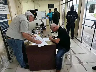 Suspeito de integrar PCC é expulso da Bolívia e entregue à PF em Corumbá