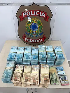 Funcionária de universidade é pega pela PF com R$ 800 mil em Ponta Porã