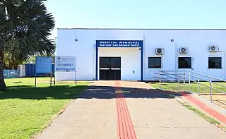 Mulher é esfaqueada nas costas pelo companheiro e fica internada em Laguna Carapã