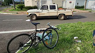 AGORA: Ciclista fica gravemente ferido após ser atingido por caminhonete no Nova Lima