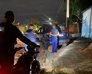 Adolescente é flagrado empurrando moto roubada no Jardim Presidente