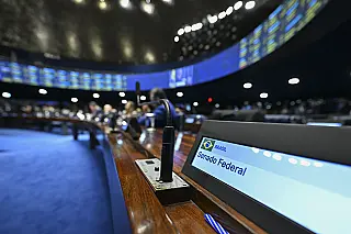 CCJ do Senado aprova PEC que acaba com escala 6x1 e reduz jornada para 40 horas semanais