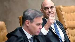 Fachin anula decisões de Mendonça e Dino e tira Moraes das 'Fake News'