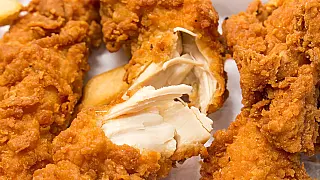 Discussão por pedaço de frango termina com homem morto a facadas dentro de alojamento