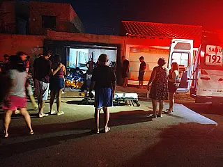 AGORA: Motociclista é ferido a tiros em tentativa de latrocínio no Residencial Buzios