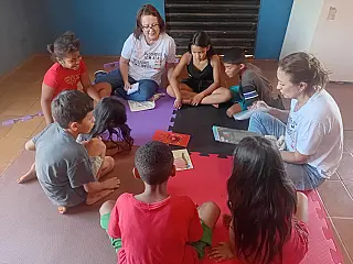 Orquestra Fraternidade Sem Fronteiras leva projeto de leitura e escuta a crianças de Campo Grande