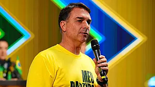 Flávio diz que reajuste do Bolsa Família é "desespero" de Lula às vésperas da eleição
