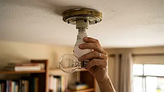 Apagão: Caiu a luz aí? Energisa explica pico de energia desta quinta-feira