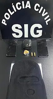 Suspeito de matar jovem a tiros é preso com droga, munições e balaclava em MS