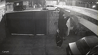 VÍDEO: Homem é atingido por tiros durante atentado no Parque do Lageado