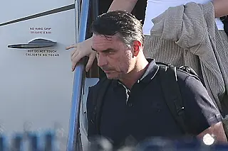 PF investiga descumprimento de ordens judiciais por Flávio Bolsonaro