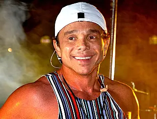 Morre Netinho, ícone do axé music, aos 60 anos