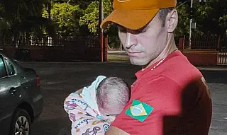 Bombeiro salva bebê de 1 mês engasgada durante amamentação em Corumbá