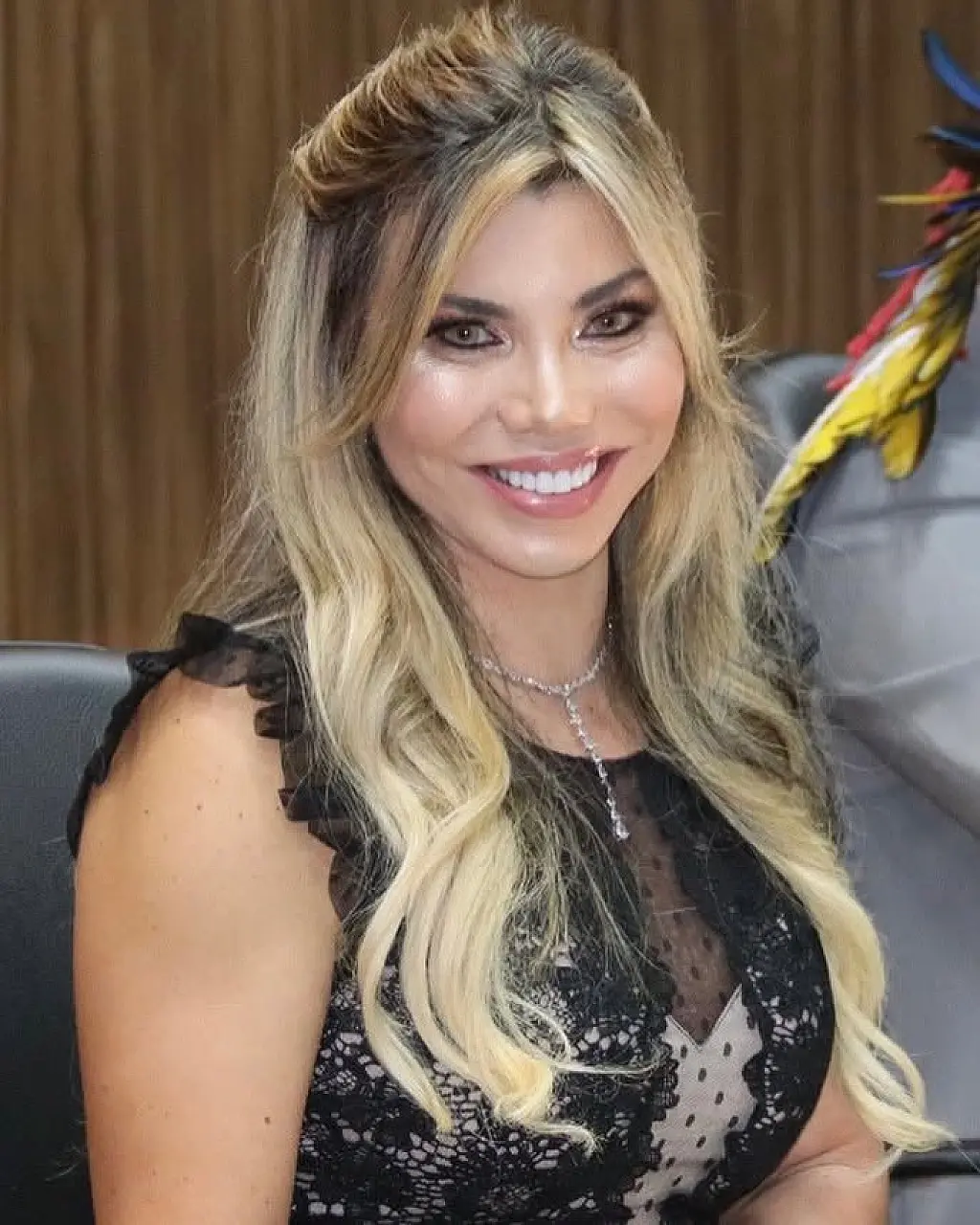 Vice-prefeita de Sidrolândia relata invasão de rede social e divulgação de imagem íntima falsa