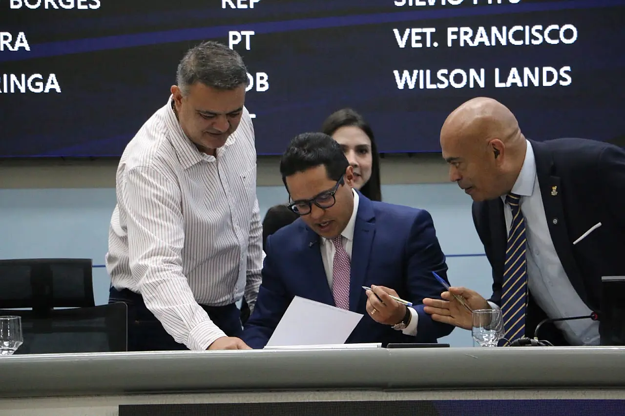 Câmara Municipal de Campo Grande reconduz vereador Papy à presidência após nova votação