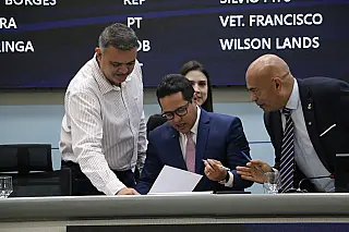 Câmara reconduz presidente Papy com troca de representante do PL na Mesa Diretora