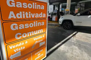 Gasolina chega a R$ 6,99 e tem variação de 12% em Campo Grande