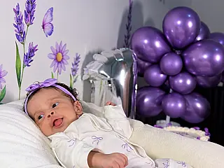 Família se muda para Campo Grande para garantir tratamento da bebê com alteração genética rara