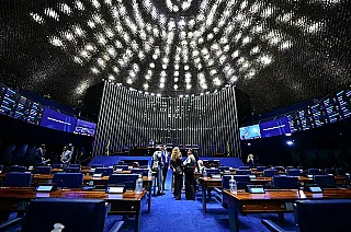 Senado terá primeira votação da PEC pelo fim da escala 6x1 na quarta-feira (14)