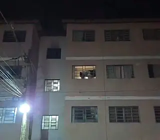 Fogo atinge apartamento e três animais são resgatados no Jardim Leblon