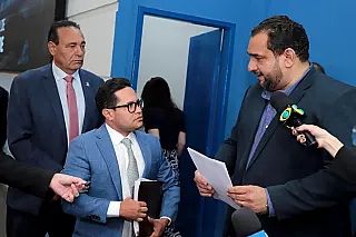 Câmara entrega plano emergencial para tapa-buracos e cobra metas da Prefeitura de Campo Grande