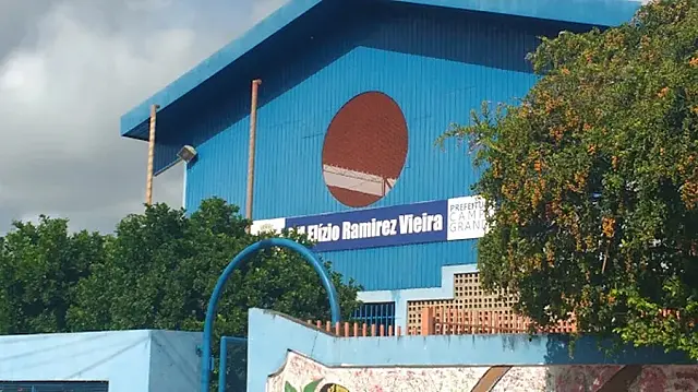 'Foi um absurdo', diz pai de garota proibida de trocar absorvente na escola