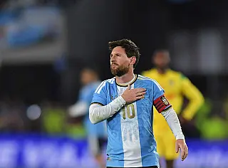 Messi se despede da seleção argentina em lágrimas após mais de 20 anos
