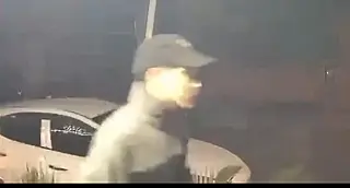 Vídeo: Câmeras flagram furto de bicicleta elétrica em frente a pub