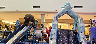 Shopping tem parques infantis, dinossauros e cinema neste fim de semana