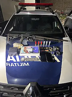 PM prende dupla suspeita de furtar arma e objetos da casa de coronel em Campo Grande