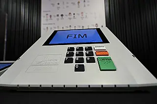 TSE troca 467 urnas eletrônicas nas primeiras duas horas de votação no país