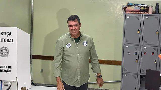 Eduardo Riedel é reeleito governador de Mato Grosso do Sul