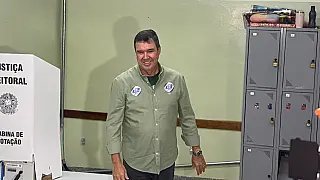 Eduardo Riedel é reeleito governador de Mato Grosso do Sul