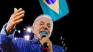 Campanha de Lula aciona TSE e acusa Meta de favorecer Flávio Bolsonaro