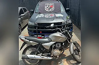 Força Tática prende 'Corujão' por tráfico e recupera moto furtada em 2025