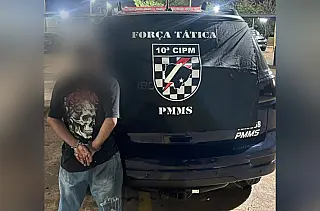 Adolescente baleado na cabeça após confusão de trânsito permanece consciente