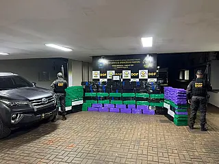 Polícia prende 7 e mira grupo que escondia drogas em bunker sob oficina em MS