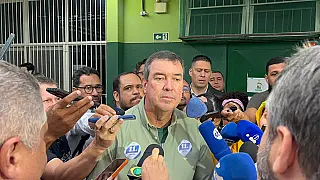 Riedel vota e fala sobre expectativa para resultado das urnas neste domingo