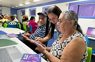 Oficina leva conhecimento digital a idosos na Capital