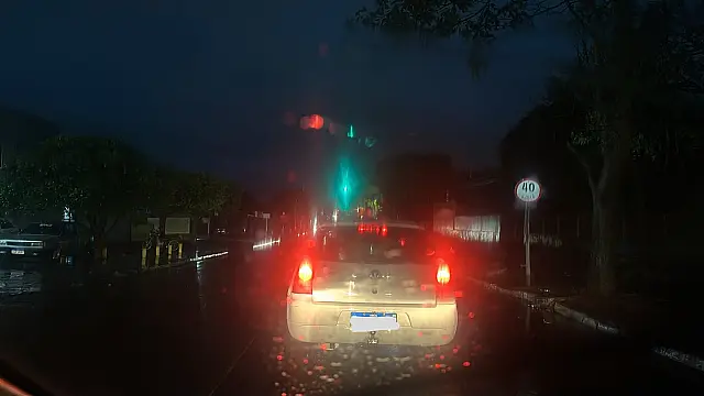 Sob alerta do Inmet, Campo Grande registra forte chuva após tempestades causarem estragos no interior