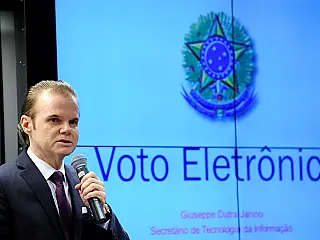 Urna eletrônica chega aos 30 anos com sistema de segurança reforçado