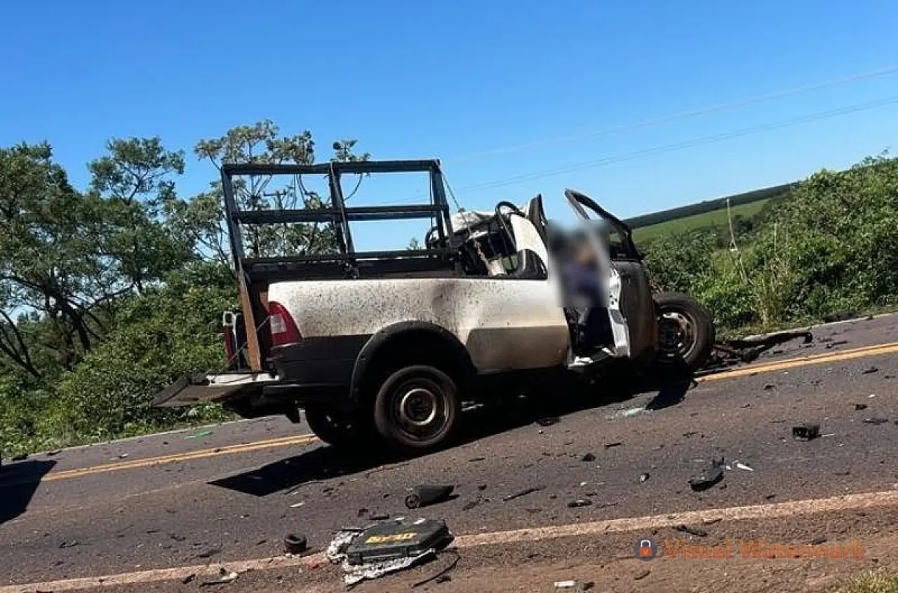 Motorista de 31 anos morre em colisão entre picape e carreta na BR-163 em Naviraí