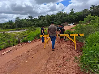 Ponte apresenta avarias e tem tráfego de veículos pesados proibido em aldeia de Eldorado