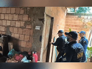 Vídeo mostra ação da GCM para libertar mulher de cárcere privado no Nova Lima