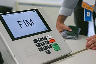 Votação é prorrogada no país e eleitores de MS têm até 18h para votar